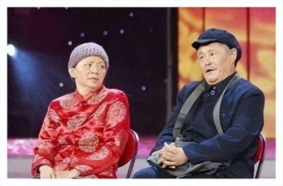 ​歌手张也：54岁单身无儿无女，却有一位男闺蜜，现今怎么样了？