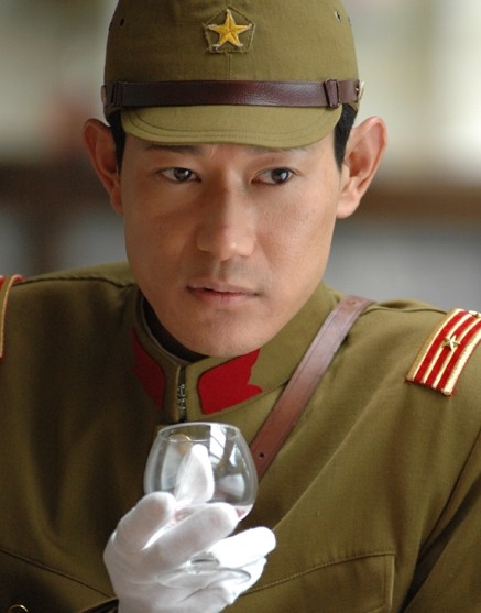 他是被称为萝卜头专业户，被媒体传闻意外死亡