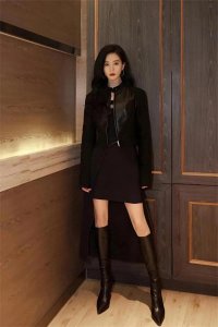 ​欣赏刘诗诗的美腿，让你瞬间爱上她！