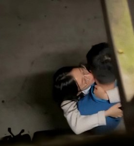 ​荒唐至极！出轨女教师是惯犯，喜欢过上届学生！师表人设彻底崩塌