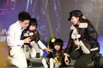 ​林志颖双胞胎儿子近照，一个像迷你版林志颖，一个却成了小胖墩