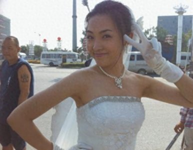 ​郑罗茜晒《夏家三千金》片场照，引一波回忆杀