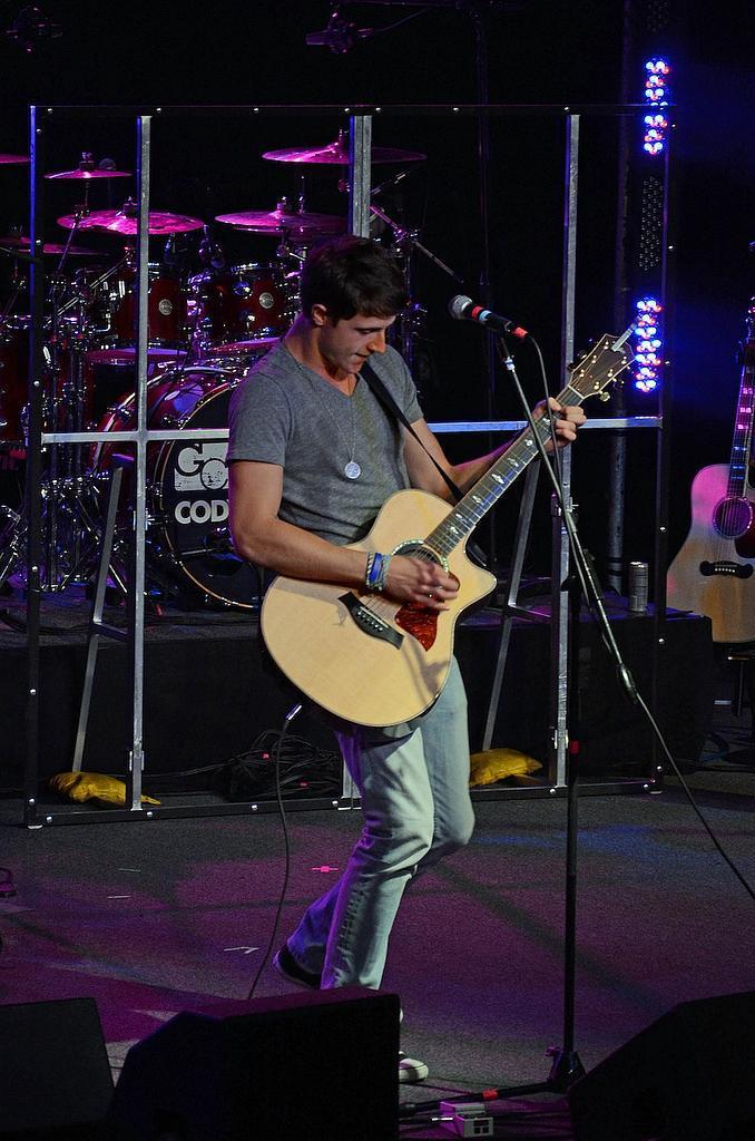 肖恩·哈珀个人资料写真作品