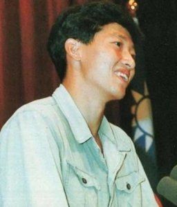 ​空军败类蒋文浩，用歼六换台湾2000两黄金，被授中尉军衔落人白眼