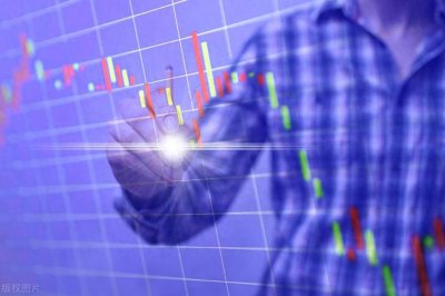 ​人无横财不富VS慢慢变富，投资江湖里，该信谁？