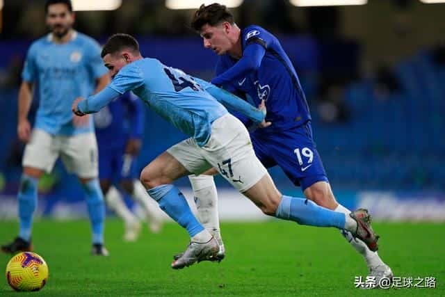 足球中场休息时间是多少(足球中场休息时间)