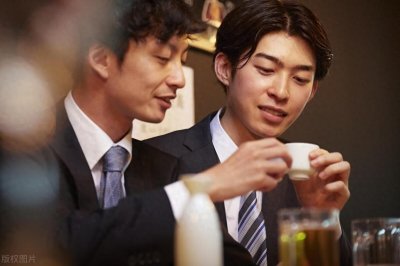 ​酒局上最实用的3句万能话，让你不再干坐着！