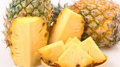 ​菠萝中间是褐色能吃吗