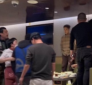 ​武汉海底捞店内发生“全武行”事件，场面失控，海底捞作出回应