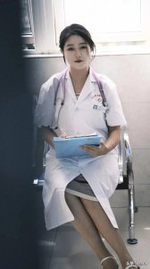 ​美女医生：身披白大褂的 “时尚女神”，救死扶伤的天使之魂