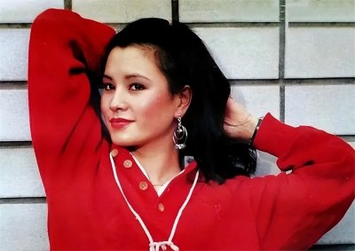 ​女星张晓敏，演过宋庆龄，与葛优并称金童玉女，巅峰时远走加拿大