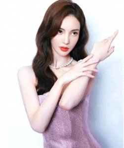 ​金晨：舞台上的“学霸女神”，如何用汗水浇灌舞蹈之花？