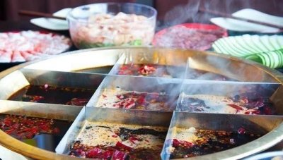 ​泽美：在家庭吃火锅的配菜大全，火锅蘸料怎么调效果更好吃呢？