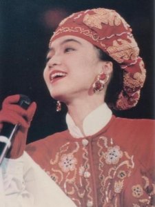 ​陈慧娴：曾与梅艳芳齐名，19岁出道，3段感情无果，55岁未婚