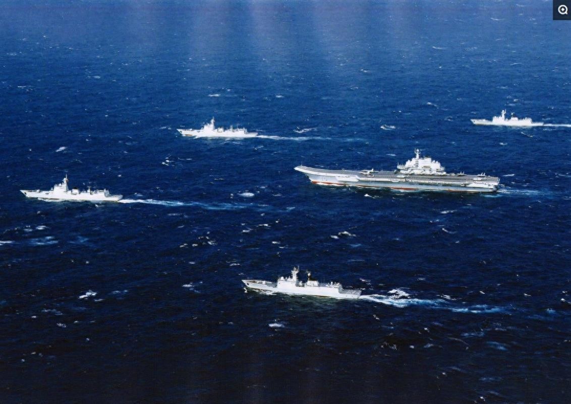 震撼！中国辽宁号航母编队高清大图