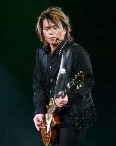 ​后续来了：伍佰演唱会与叶珂互动引爆笑评论区欢乐不停