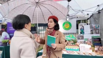 ​**传统与创新的平衡：一场文化的和谐共舞**