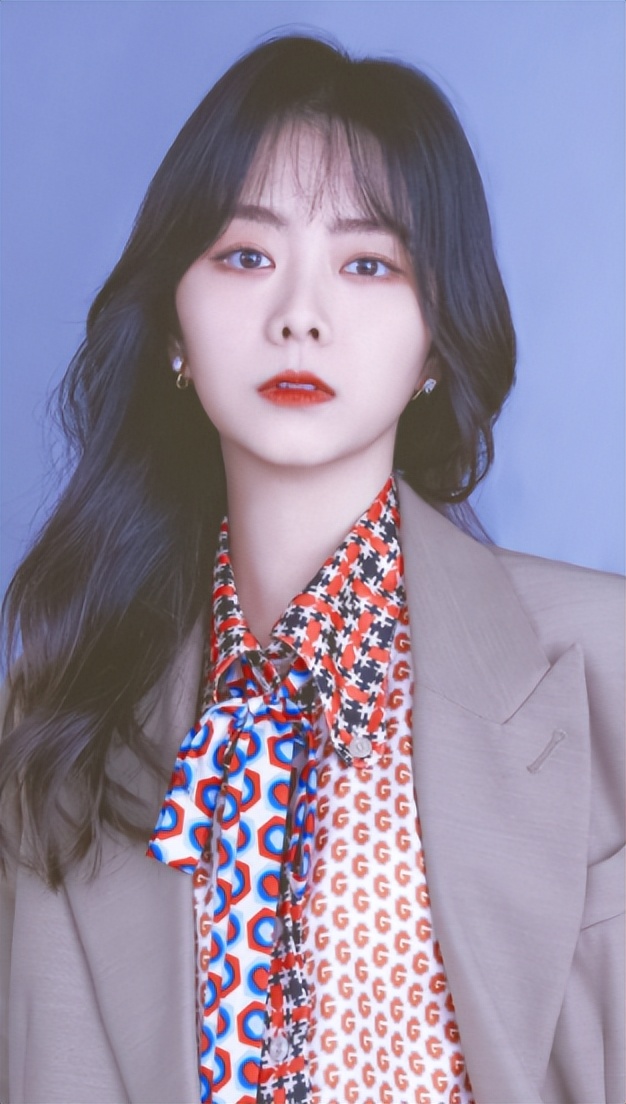 “国民初恋”谭松韵，出道15年无绯闻，却在事业上升期突发变故