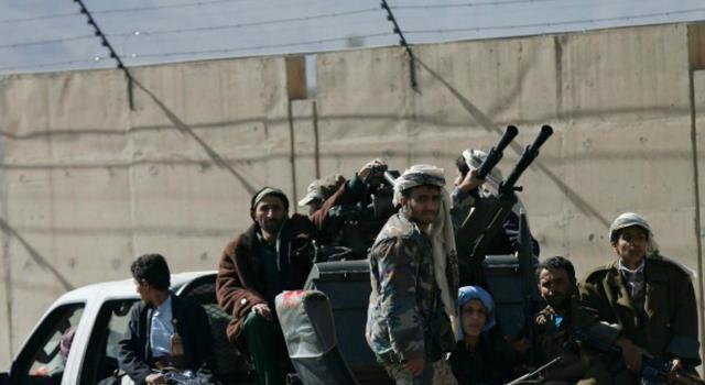 沙特石油仓库遭空袭，大批原油发生爆炸，美：被伊朗带入战争泥潭