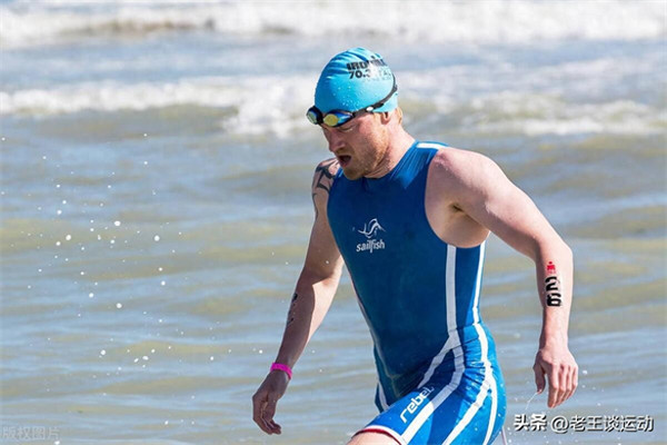 游泳属于有氧运动还是无氧运动(游泳一小时相当于跑步多久)