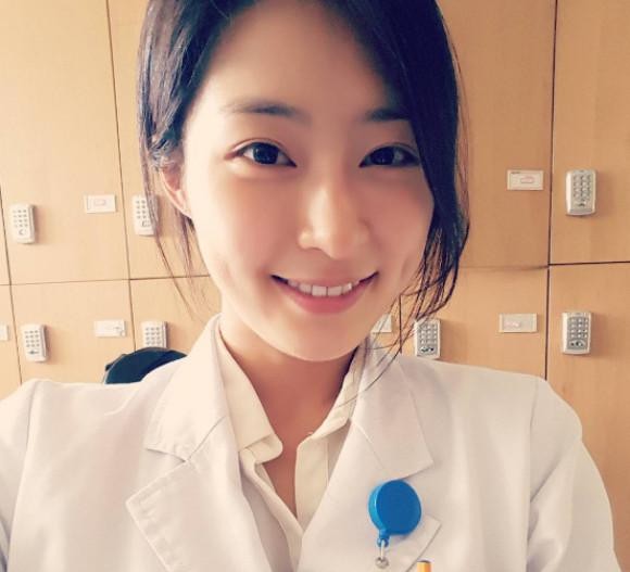 24岁学什么专业比较好：24岁女生学点什么技术好就业？