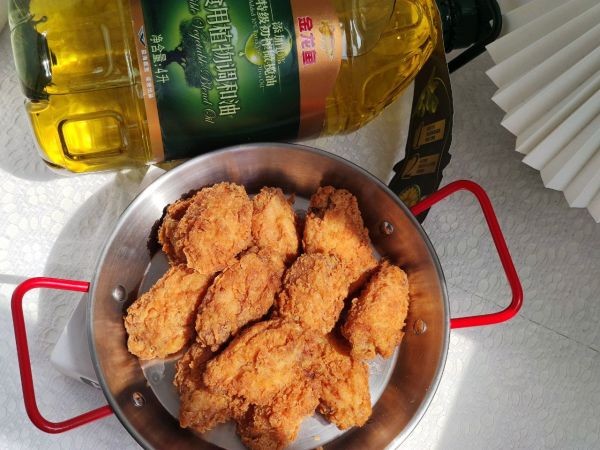 油炸鸡翅怎么做（几分钟快速搞定肯德基炸鸡翅）