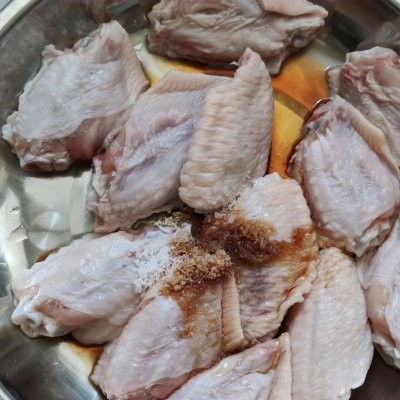 油炸鸡翅怎么做（几分钟快速搞定肯德基炸鸡翅）