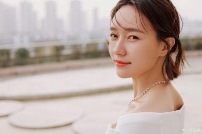 ​35岁焦俊艳被曝恋情！与神秘男子多次出行被拍，还同回住所疑同居