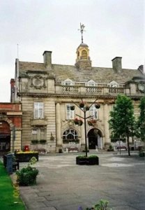 ​柴郡“抽屉之囚”：亲生母亲为何如此残忍孽待自己亲生骨肉