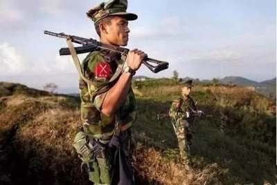 ​缅甸矿区发现50吨超大翡翠原石，政府派兵保护，结果赔到姥姥家