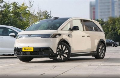 ​极氪MIX宝宝巴士：轴距3008，百变空间+激光雷达，适合家用