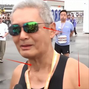 ​69岁周润发头发浓密像50岁，一天只吃一顿饭，身体状况很乐观