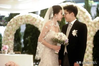 ​霍启刚和郭晶晶的世纪婚礼，有一个细节很甜，网友说满满的都是爱