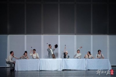 ​这部话剧《红与黑》，是孟京辉的《红与黑》