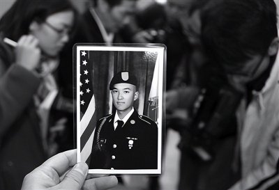 ​19岁华裔少年加入美军后饮弹自尽,留下一本日记,华人看后游行示威