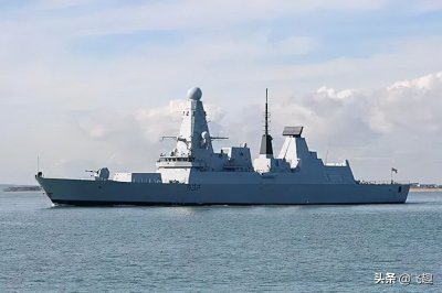 ​坠机加漏水，皇家海军重回双航母时代，女王级能否重振皇家海军？