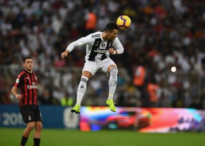 ​三大足坛天才的堕落！巴洛特利上榜，第一不是罗纳尔多