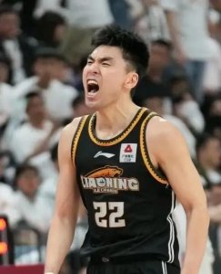 ​李晓旭亲自辟谣：自己并不是富二代，来自普通家庭而已！